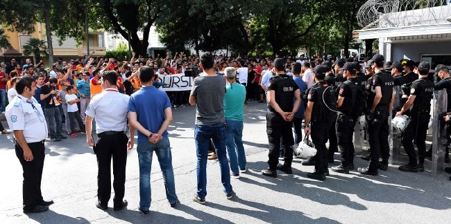 Galatasaray taraftarından Florya'da dev protesto! 6