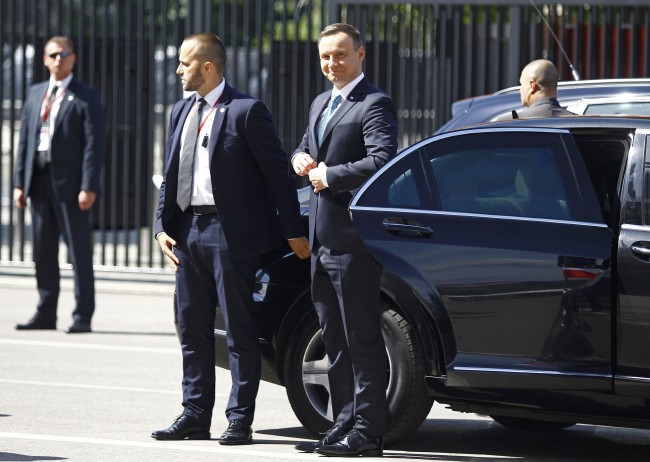 NATO Zirvesi Varşova'da başladı 19