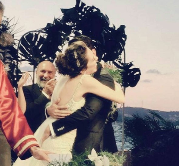 Neslihan Atagül ve Kadir Doğulu dünyaevine girdi 25