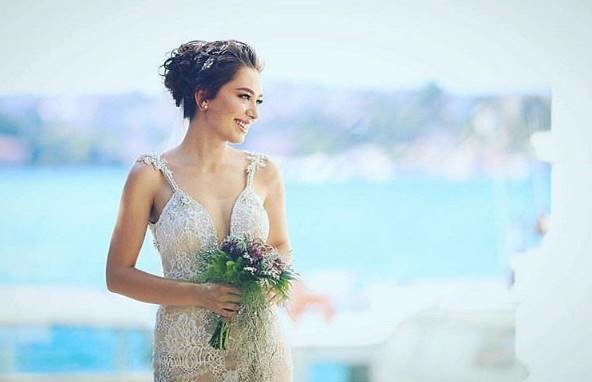 Neslihan Atagül ve Kadir Doğulu dünyaevine girdi 15