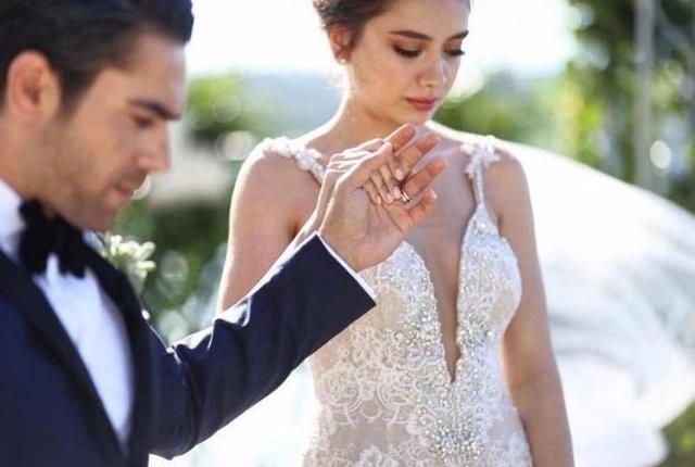 Neslihan Atagül ve Kadir Doğulu dünyaevine girdi 11