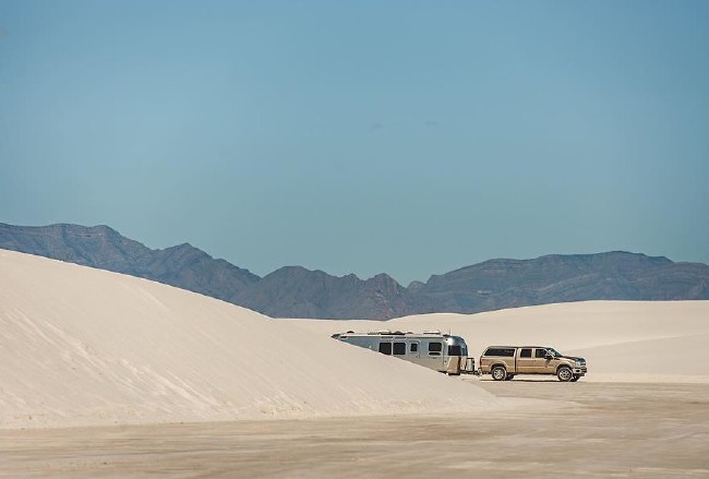 Ailesiyle sonsuz bir tatil için her şeyini sattı 25