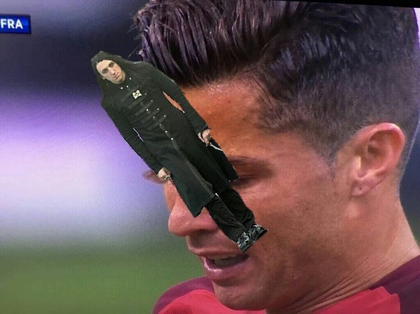 Ronaldo'nun yüzüne konan güve için onlarca hesap açıldı 6