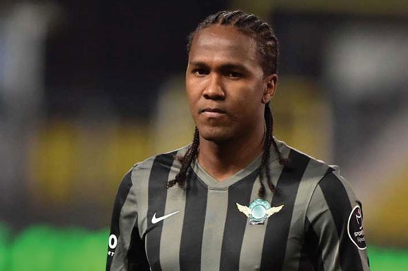 Galatasaray'ın istediği Rodallega sağlık kontrolünden geçti 2