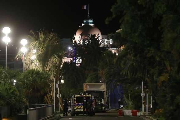 Fransa'daki saldırıdan ilk görüntüler 16