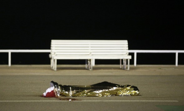 Fransa'daki saldırıdan ilk görüntüler 26