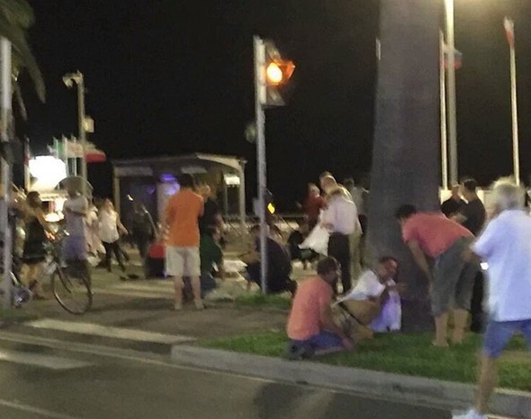 Fransa'daki saldırıdan ilk görüntüler 8