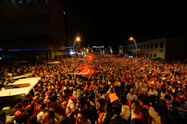 Türkiye demokrasiye böyle direndi 7