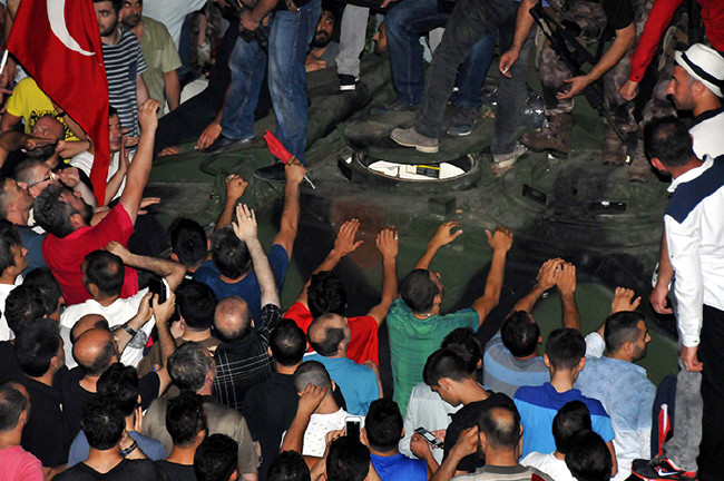 Türkiye demokrasiye böyle direndi 21