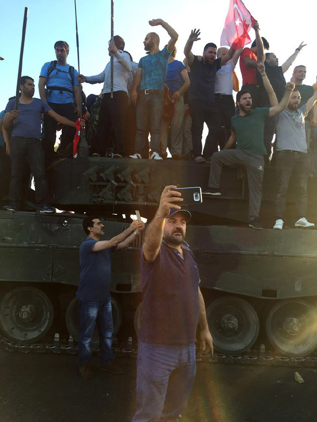 Türkiye demokrasiye böyle direndi 35