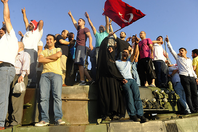 Türkiye demokrasiye böyle direndi 43
