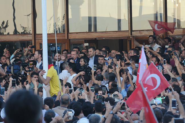 Türkiye demokrasiye böyle direndi 45