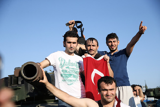 Türkiye demokrasiye böyle direndi 55