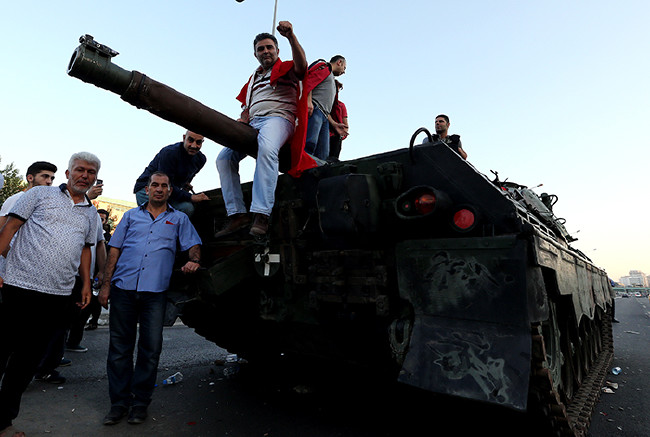 Türkiye demokrasiye böyle direndi 57