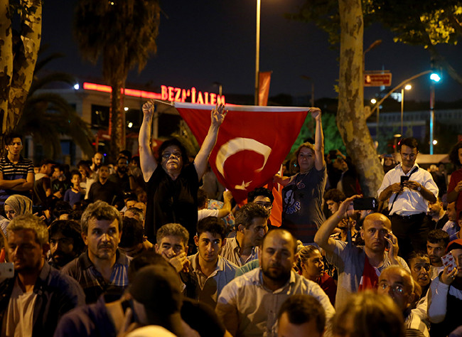 Türkiye demokrasiye böyle direndi 60