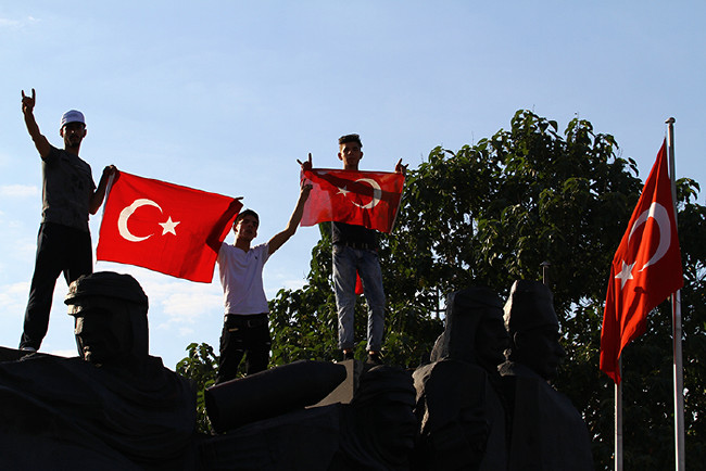 Türkiye demokrasiye böyle direndi 63