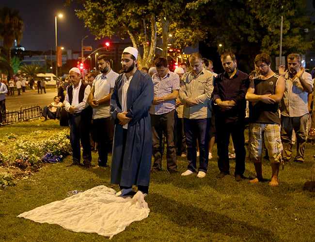 Türkiye demokrasiye böyle direndi 65