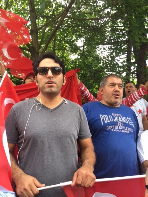 ABD'deki Türkler, FETÖ'nün Pensilvanya'daki evinin önünde 25