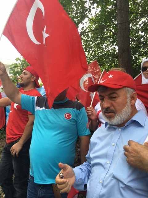 ABD'deki Türkler, FETÖ'nün Pensilvanya'daki evinin önünde 26