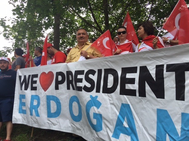 ABD'deki Türkler, FETÖ'nün Pensilvanya'daki evinin önünde 28