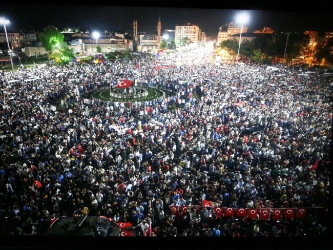 Türkiye'de Demokrasi Bayramı 12