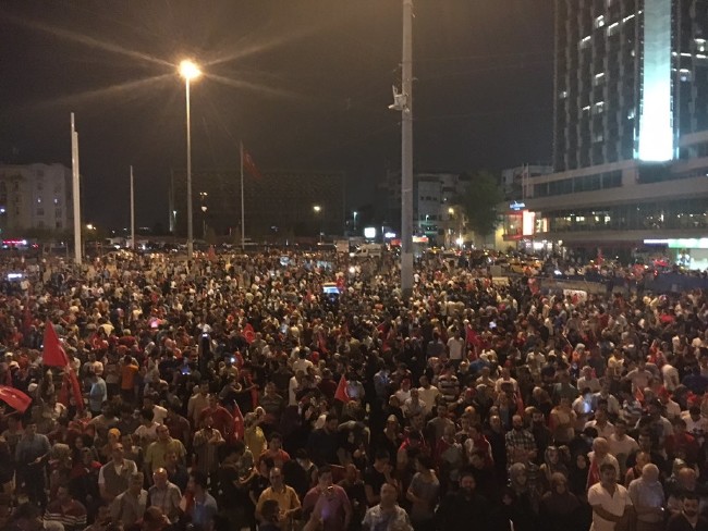 Türkiye'de Demokrasi Bayramı 3