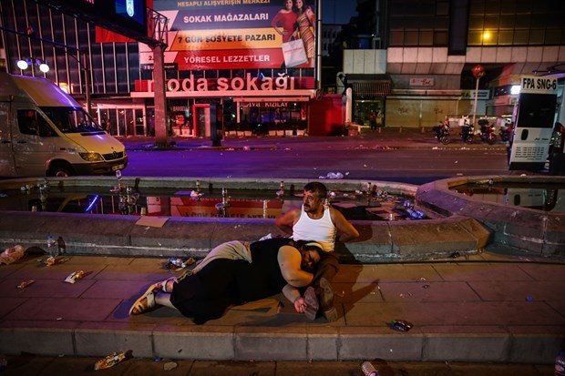 Demokrasi nöbeti 13