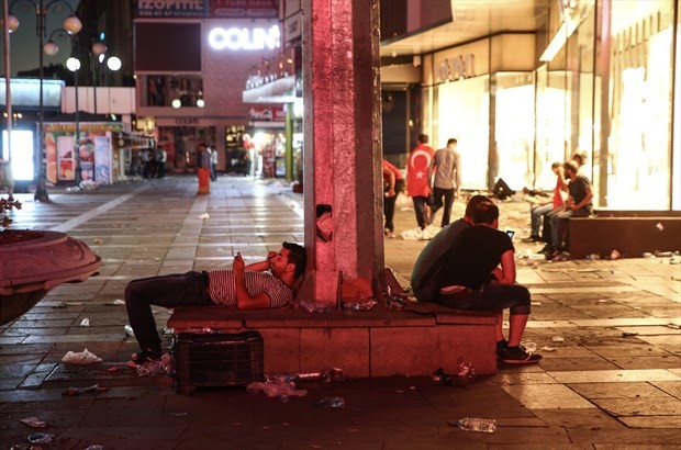 Demokrasi nöbeti 21