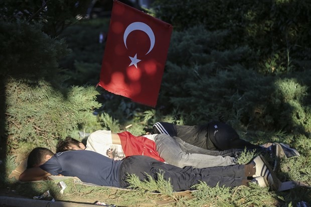 Demokrasi nöbeti 25