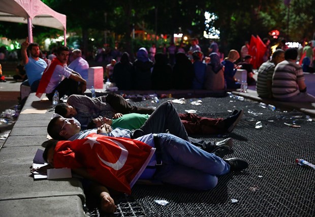 Demokrasi nöbeti 40