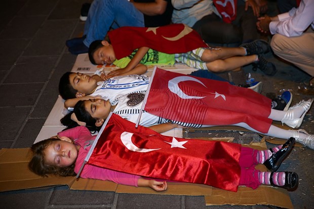 Demokrasi nöbeti 30