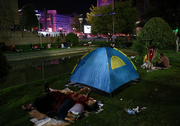 Demokrasi nöbeti 33