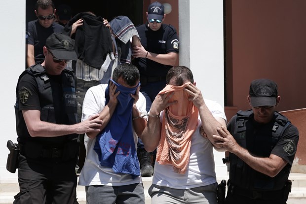 8 darbeci asker Yunanistan'da mahkeme karşısında 2