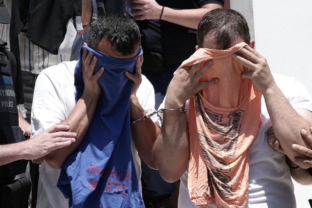8 darbeci asker Yunanistan'da mahkeme karşısında 3