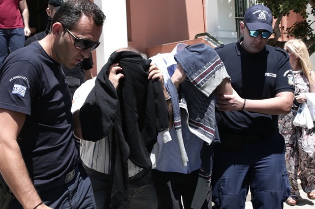 8 darbeci asker Yunanistan'da mahkeme karşısında 4