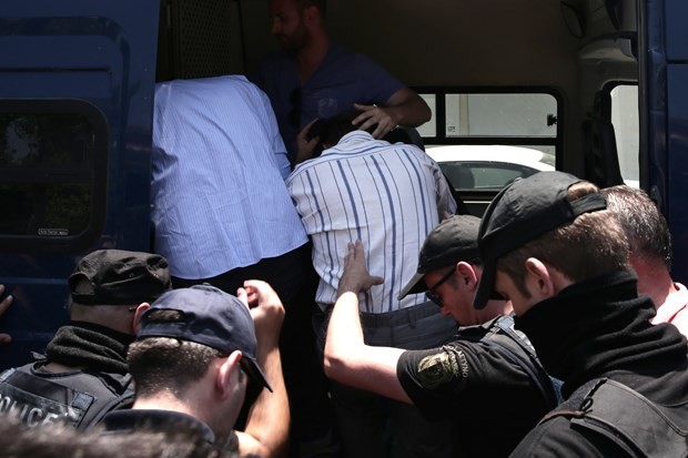 8 darbeci asker Yunanistan'da mahkeme karşısında 7