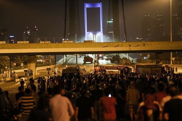 Dakika dakika köprü direnişi 6