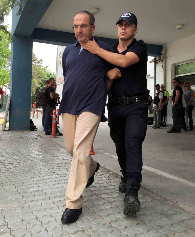 Kaldır başını hain 1