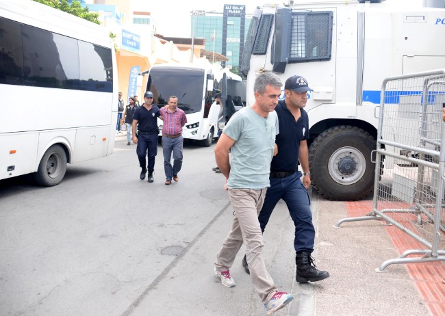 Kaldır başını hain 17