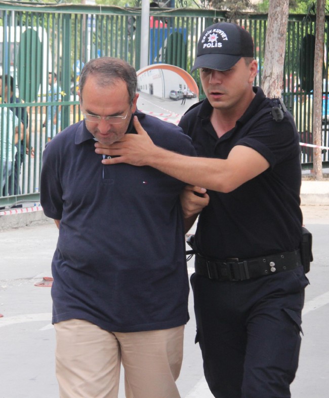 Kaldır başını hain 3