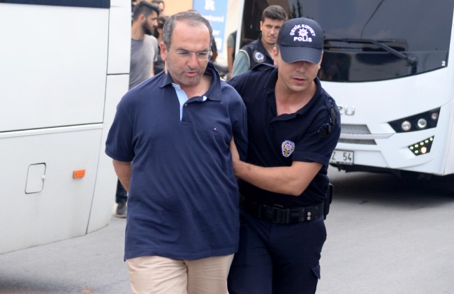 Kaldır başını hain 4