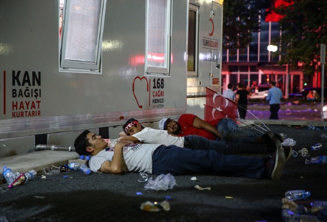 OHAL'e uymayanlara para ve hapis cezası! 11