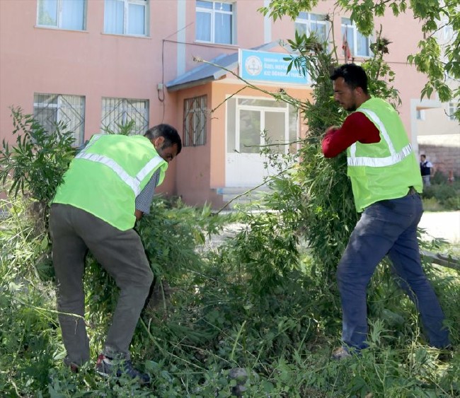 FETÖ'nün kız yurdundan Hint Keneviri çıktı 14