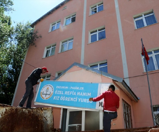 FETÖ'nün kız yurdundan Hint Keneviri çıktı 17