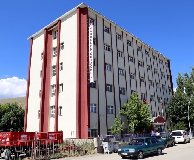 FETÖ'nün kız yurdundan Hint Keneviri çıktı 18