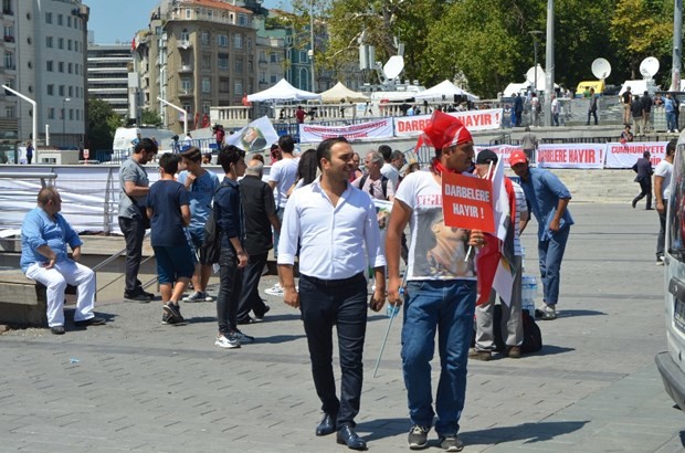 Taksim'de "Cumhuriyet ve Demokrasi Mitingi" 1