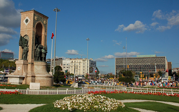 Taksim'de "Cumhuriyet ve Demokrasi Mitingi" 18