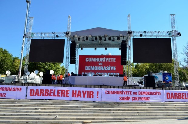 Taksim'de "Cumhuriyet ve Demokrasi Mitingi" 5