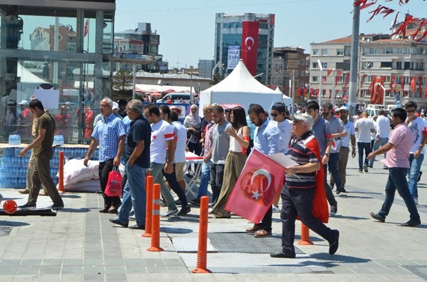 Taksim'de "Cumhuriyet ve Demokrasi Mitingi" 8