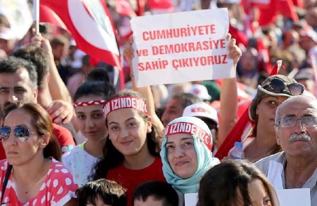 'Cumhuriyet ve Demokrasi Mitingi' 3